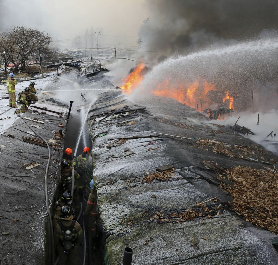 Fire in Seoul burns at least 60 homes, forces hundreds to flee