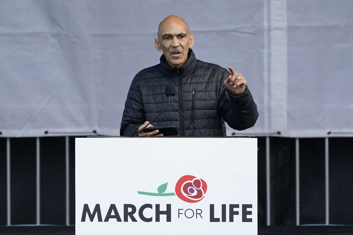 Ted Cruz defends Tony Dungy as 'hero' amid media onslaught