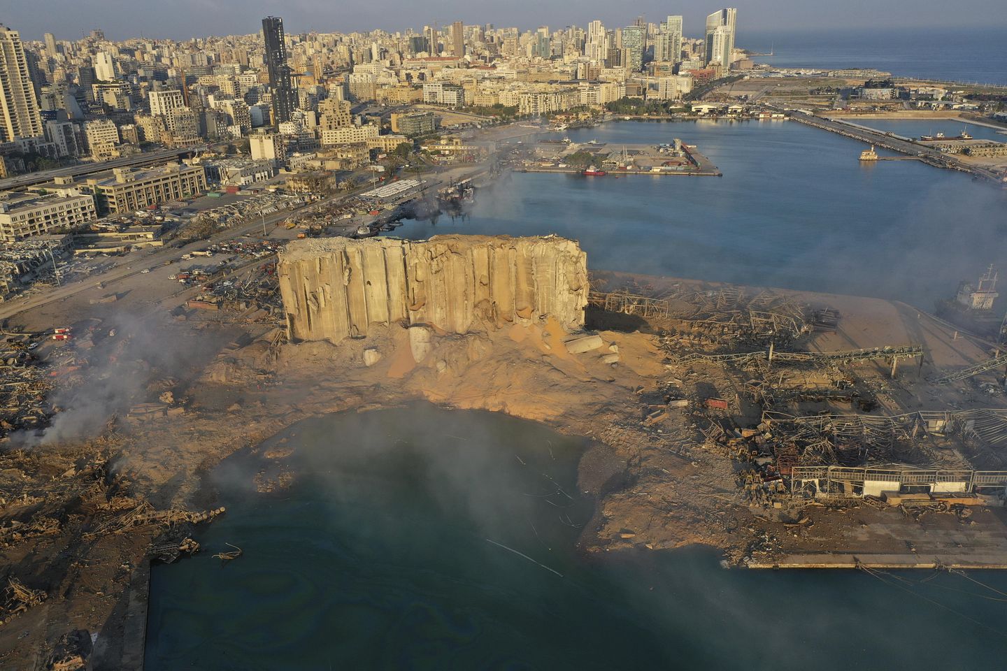 Başsavcı, Beyrut limanındaki patlamada tutukluların serbest bırakılmasına karar verdi