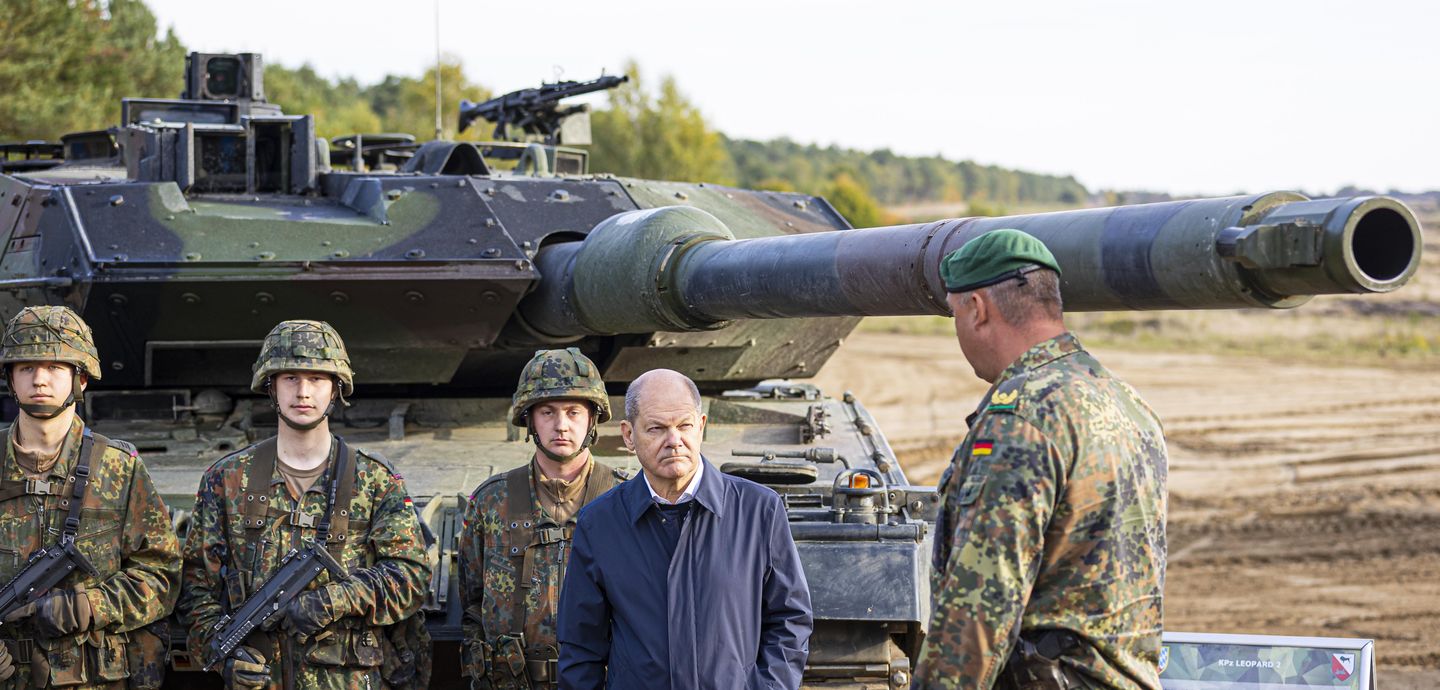 Jerman setuju untuk memberi Ukraina tank tempur canggih
