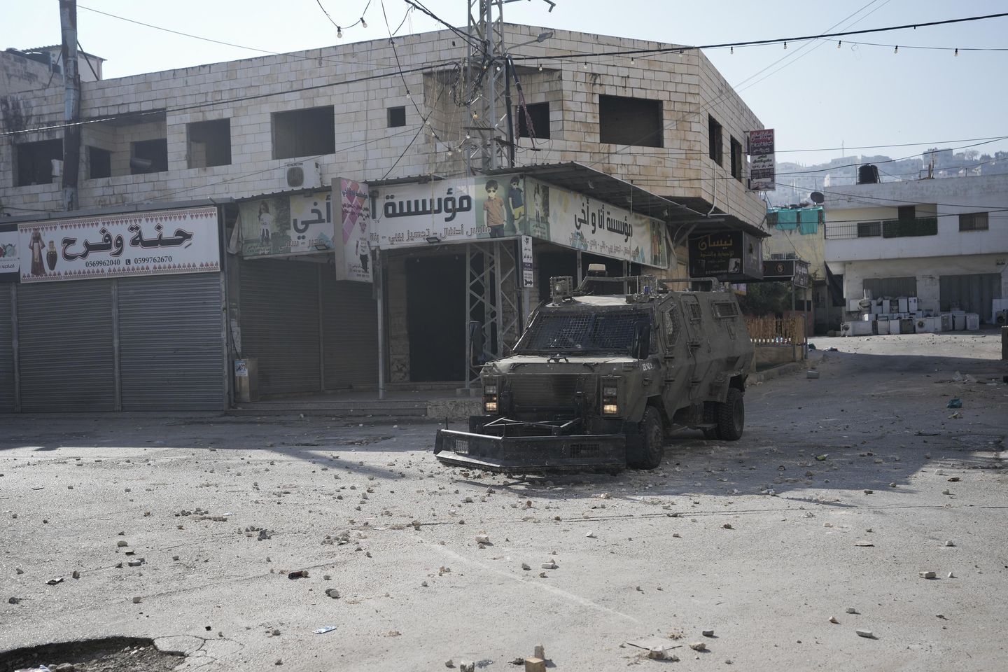 Filistinliler, İsrail askerlerinin Batı Şeria'daki baskında 9 kişiyi öldürdüğünü söylüyor