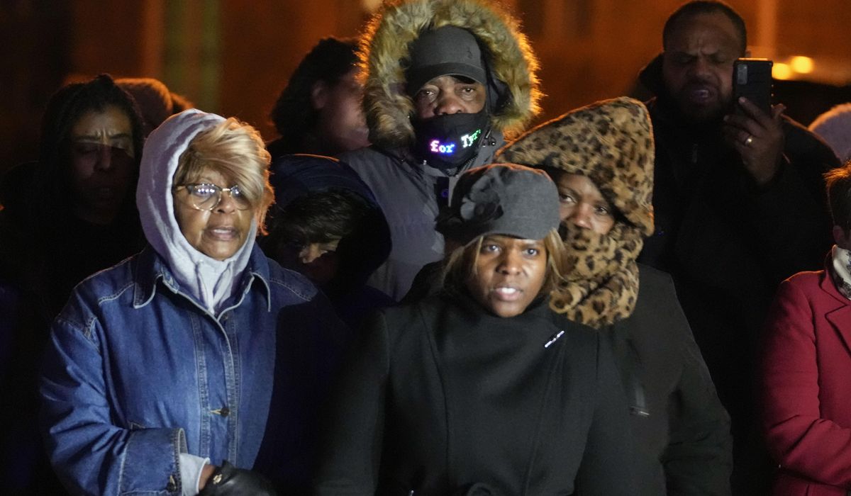 NextImg:Tyre Nichols’ family to address additional police discipline