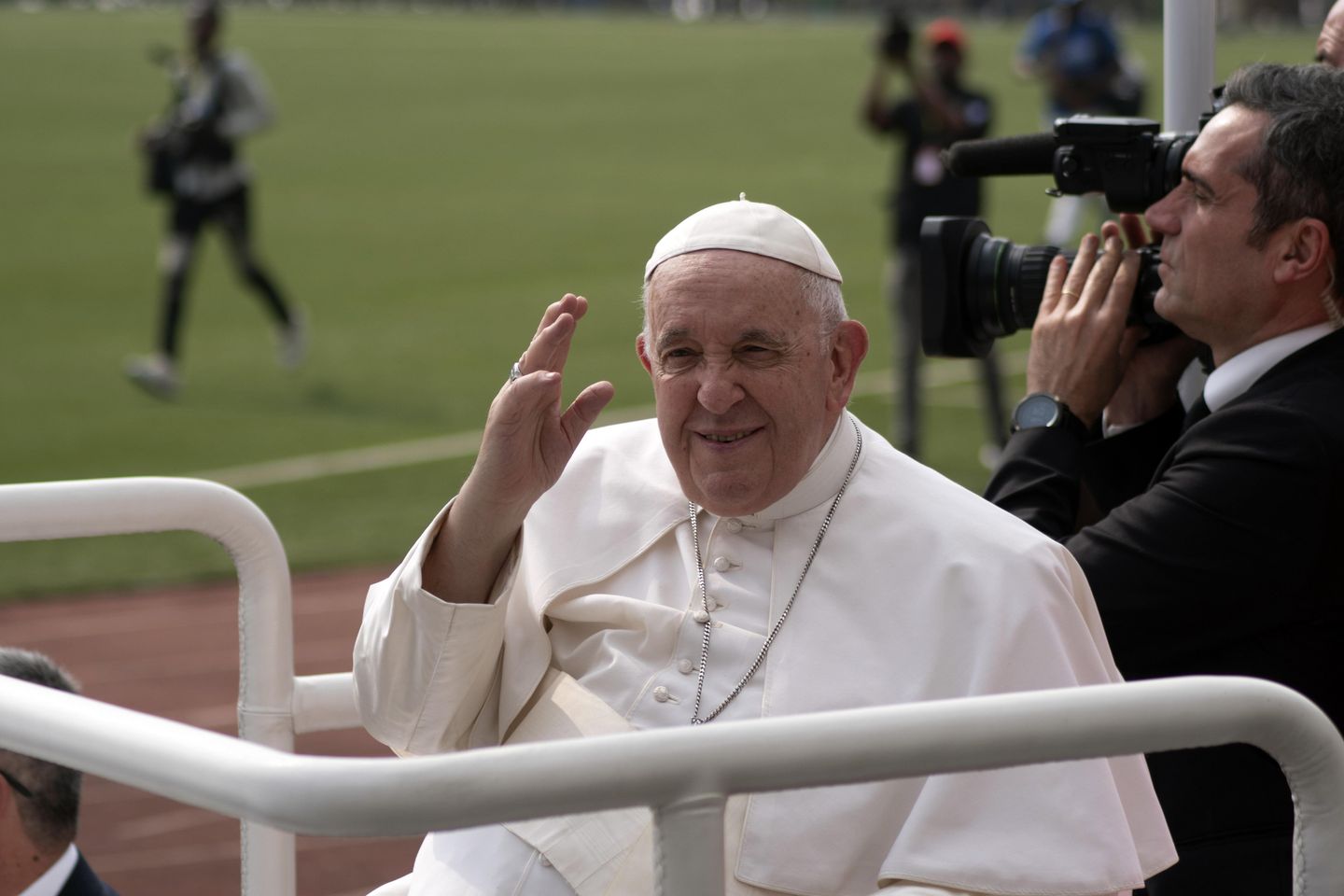 Pope Francis rallies Congo's youth and gets a thunderous response