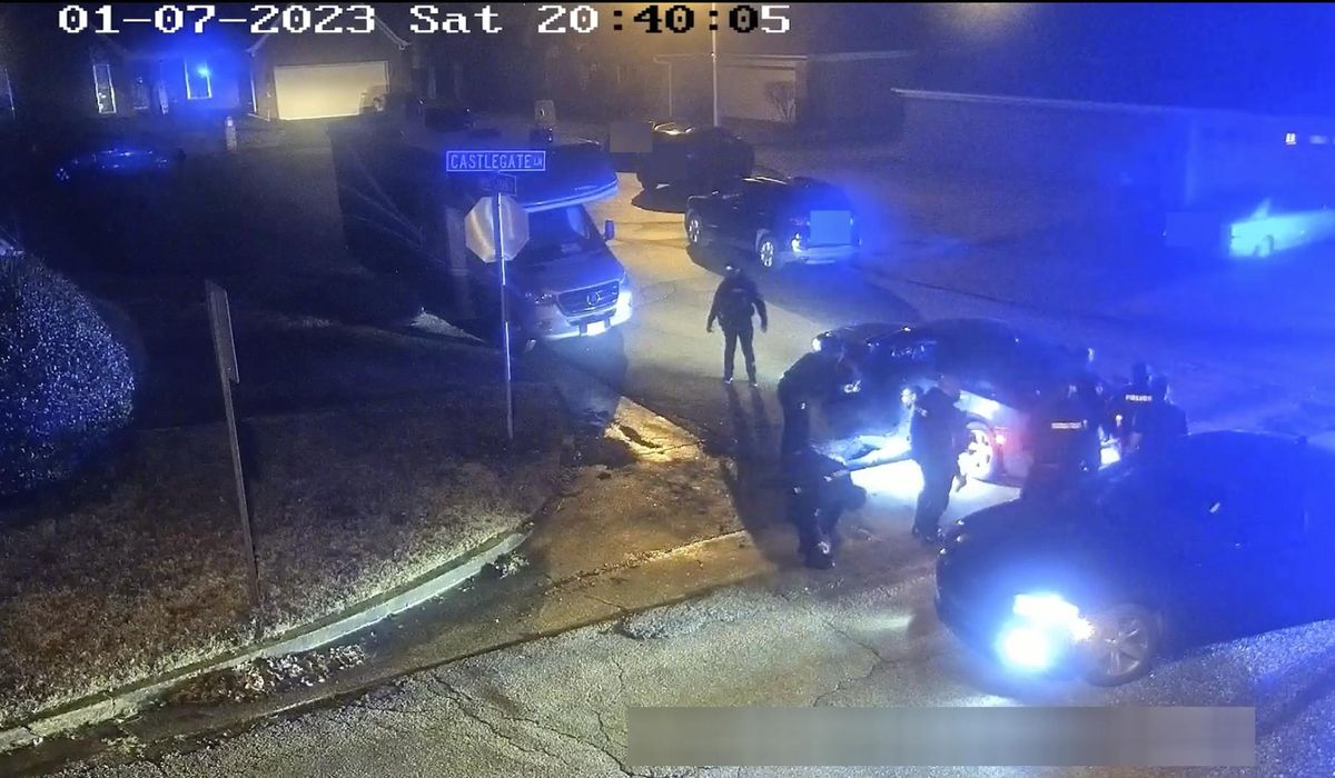 NextImg:Memphis officer took, shared photos of bloodied Tyre Nichols