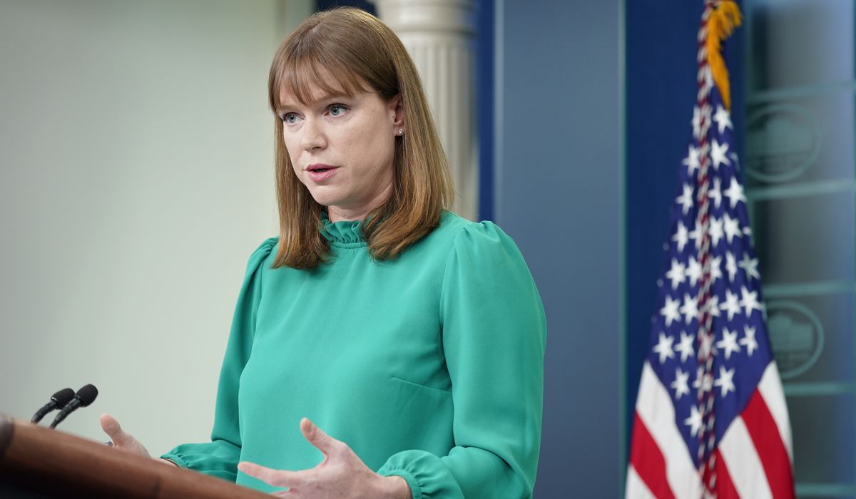 NextImg:White House communications director to resign as staff shake-up widens
