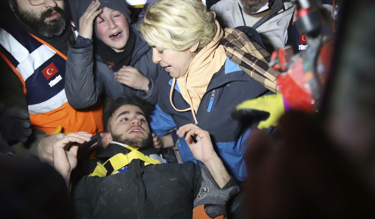 NextImg:Live Updates I Focus turns to quake aid but rescues continue