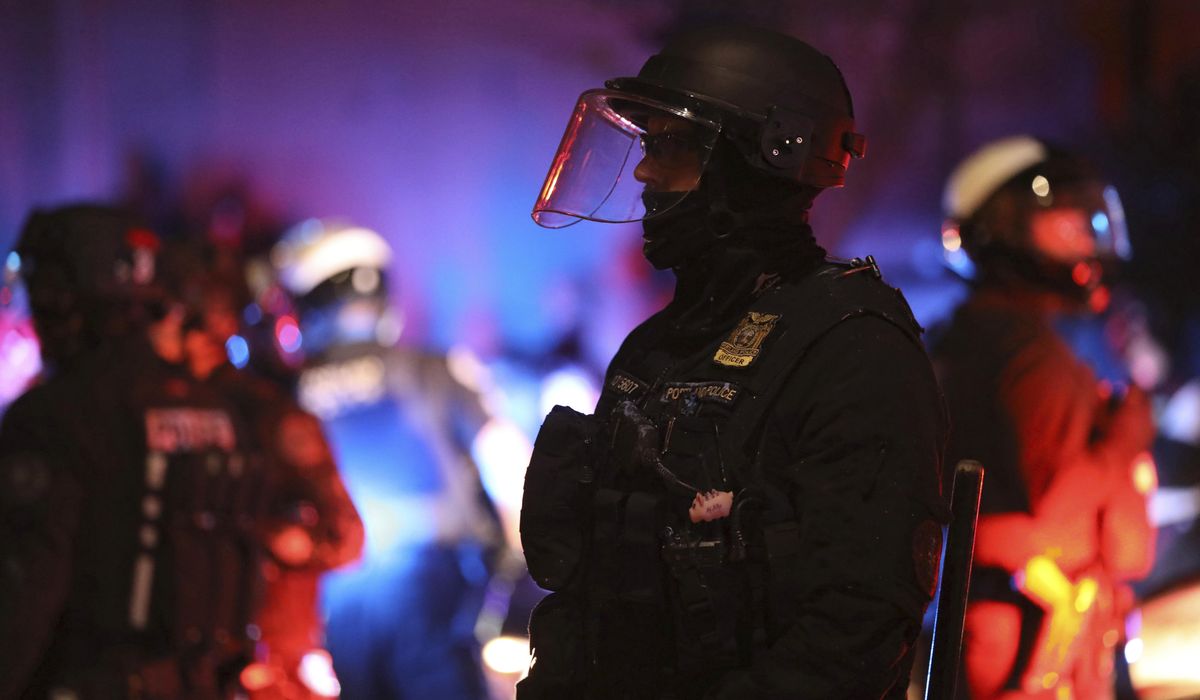 NextImg:Oregon joins debate over police education requirements