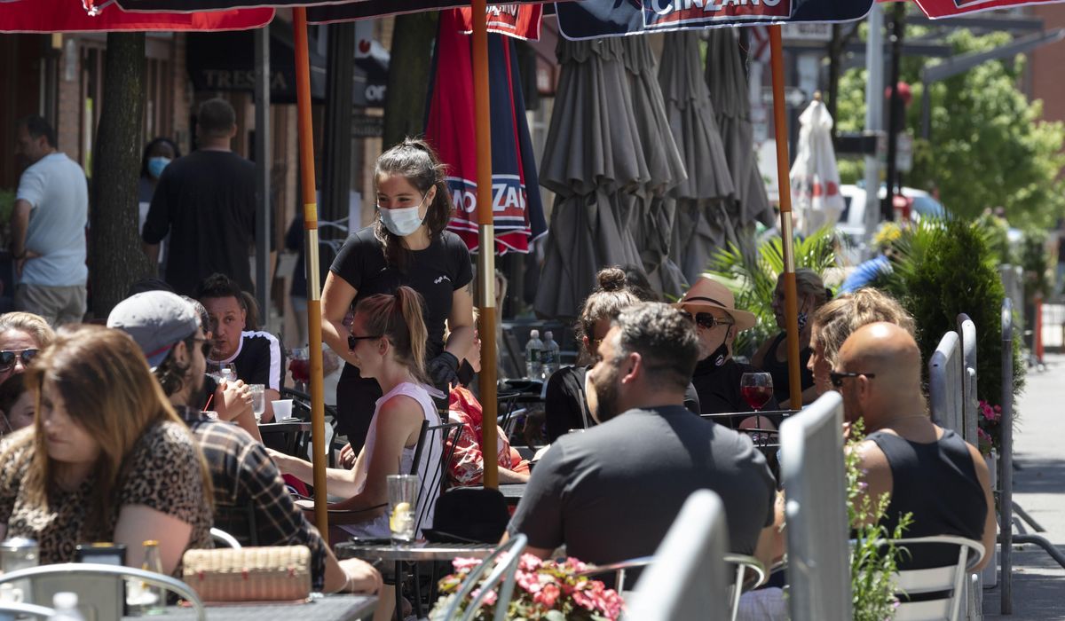 NextImg:Boston makes pandemic outdoor dining program permanent