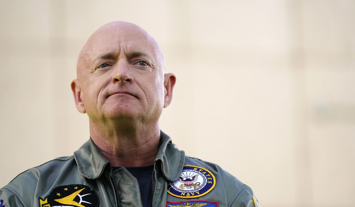 NextImg:Dem Sen. Mark Kelly ‘concerned’ about damage to Biden reelection by possible third-party candidate