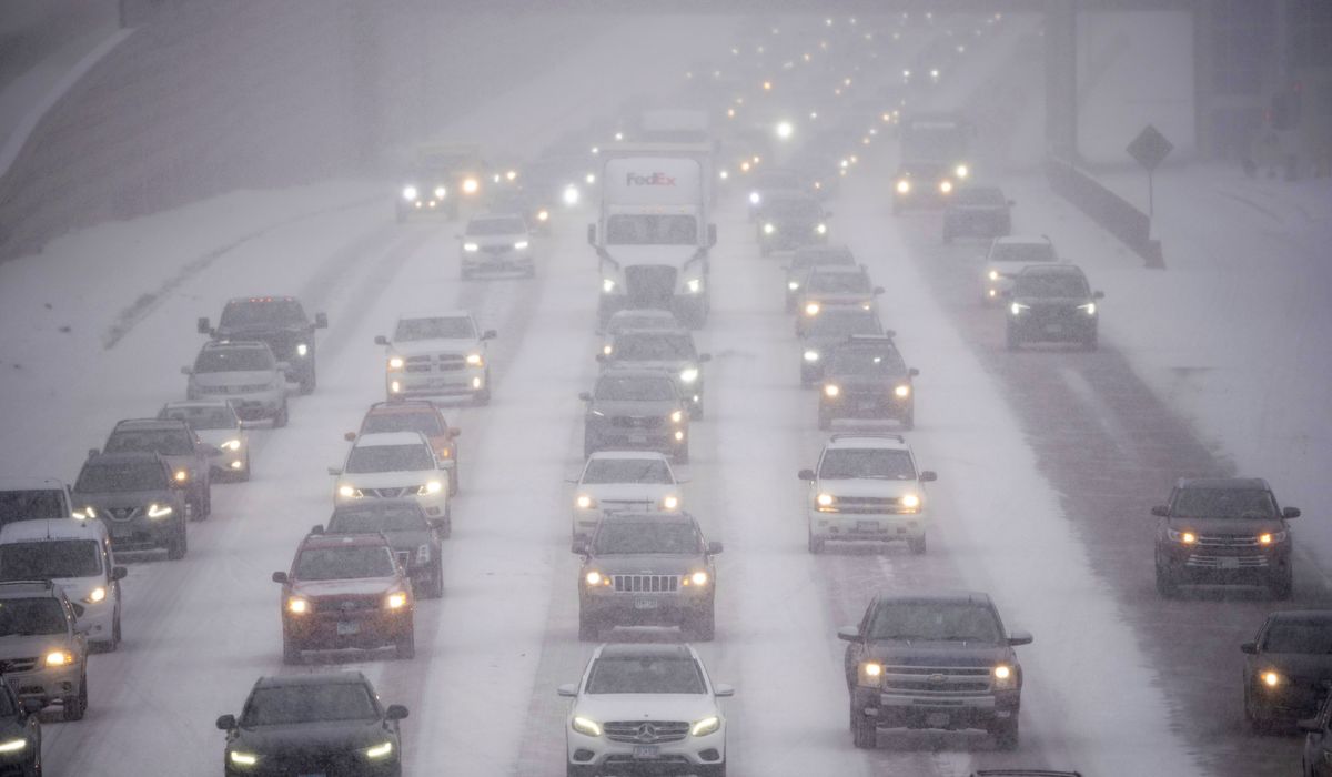 NextImg:Parts of northern U.S. shut down ahead of winter storm