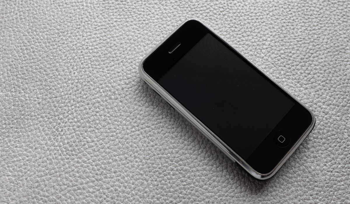 NextImg:First-generation, factory-sealed iPhone sells at auction for over 100 times original price