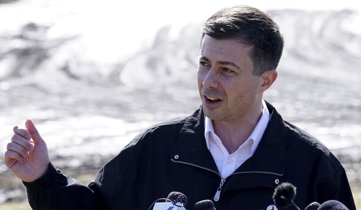 NextImg:White House defends response to Ohio train derailment, dismisses criticism of Buttigieg