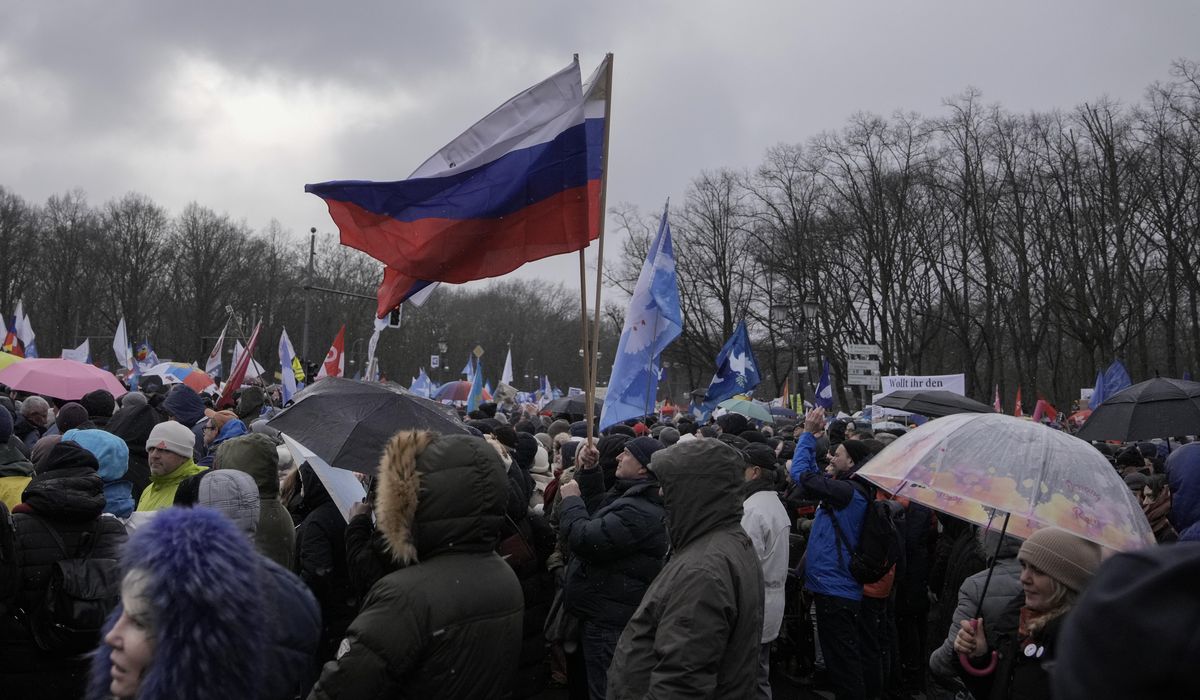 Thousands join Berlin rally calling for Ukraine peace talks