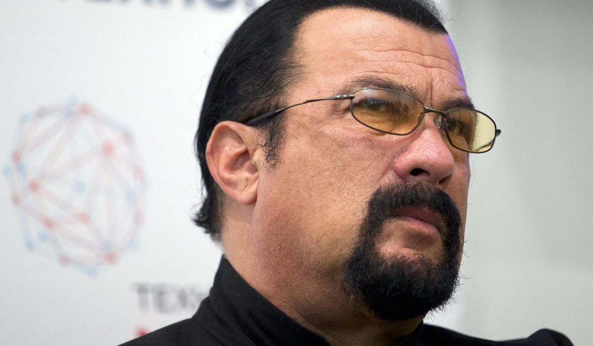 NextImg:Putin bestows Order of Friendship award on actor Steven Seagal