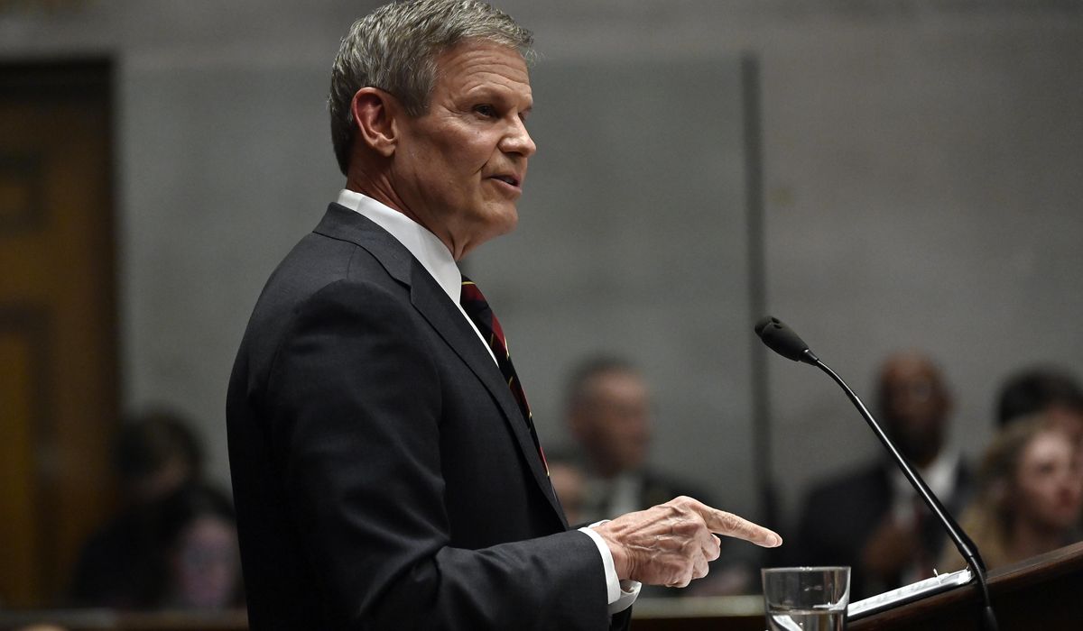 NextImg:Photo surfaces as Tennessee governor vows to sign anti-drag bill