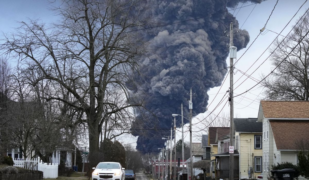 NextImg:East Palestine cleanup crews report feeling sick