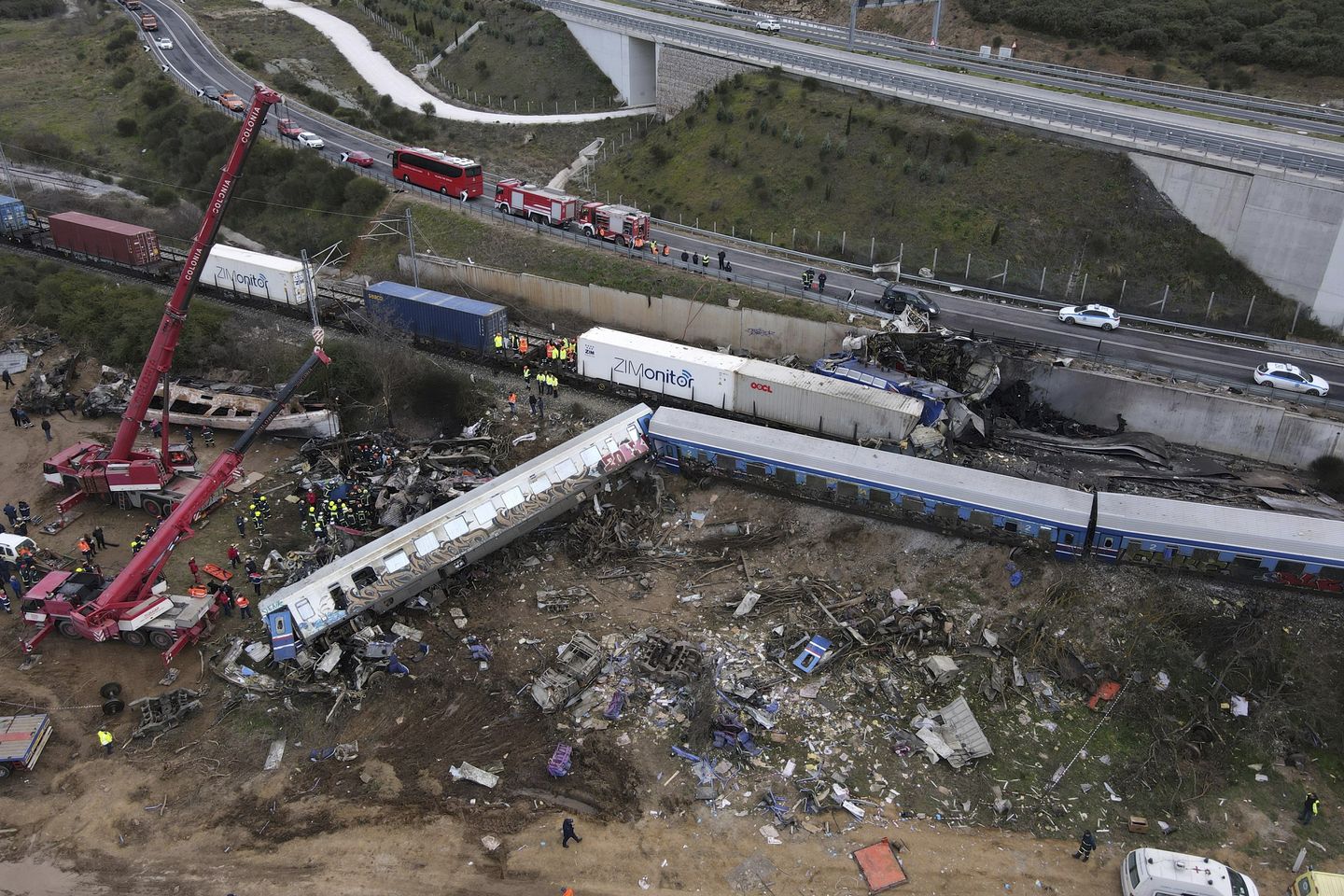 Yunan istasyon şefi kazada en az 36 kişiyi öldürdükten sonra tutuklandı