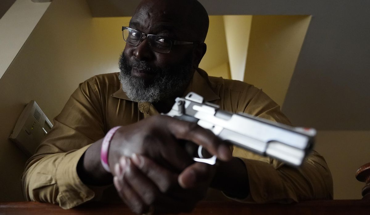 NextImg:Retired officers angry at board’s delay on gun-carry law
