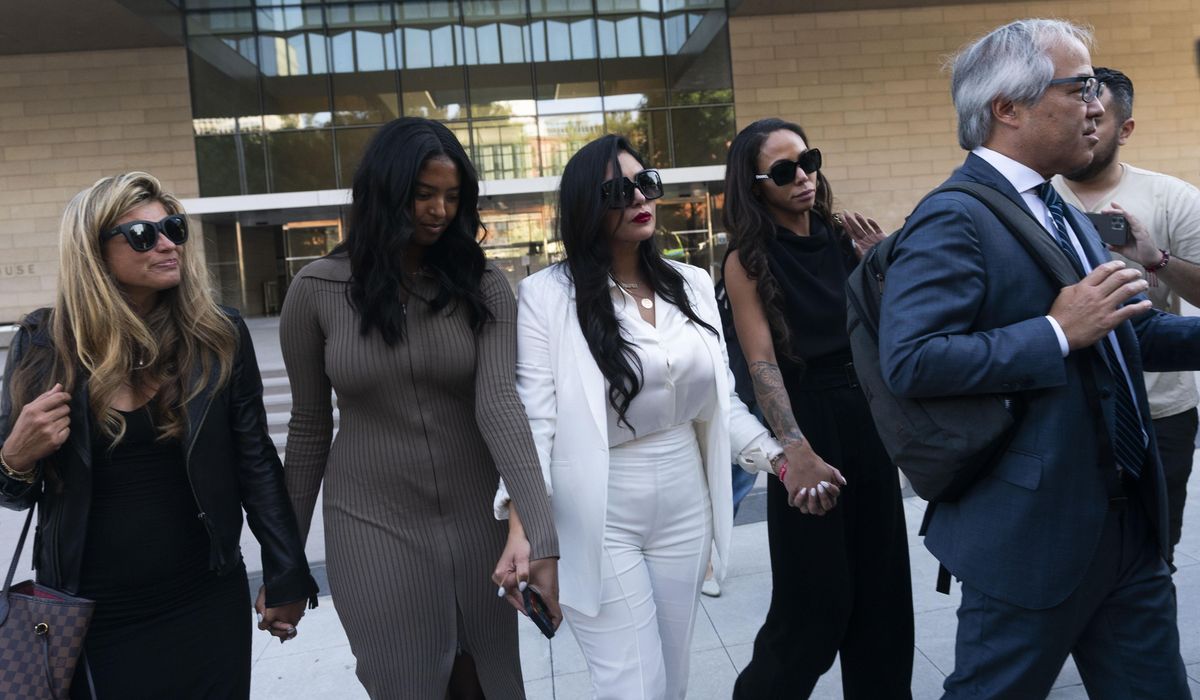 NextImg:Kobe Bryant family settles photo lawsuit for $28.5 million