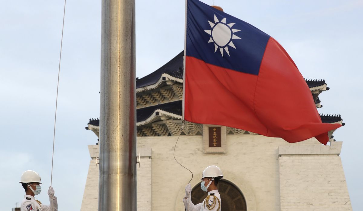 NextImg:Taiwan says 25 Chinese planes, 3 ships sent toward island