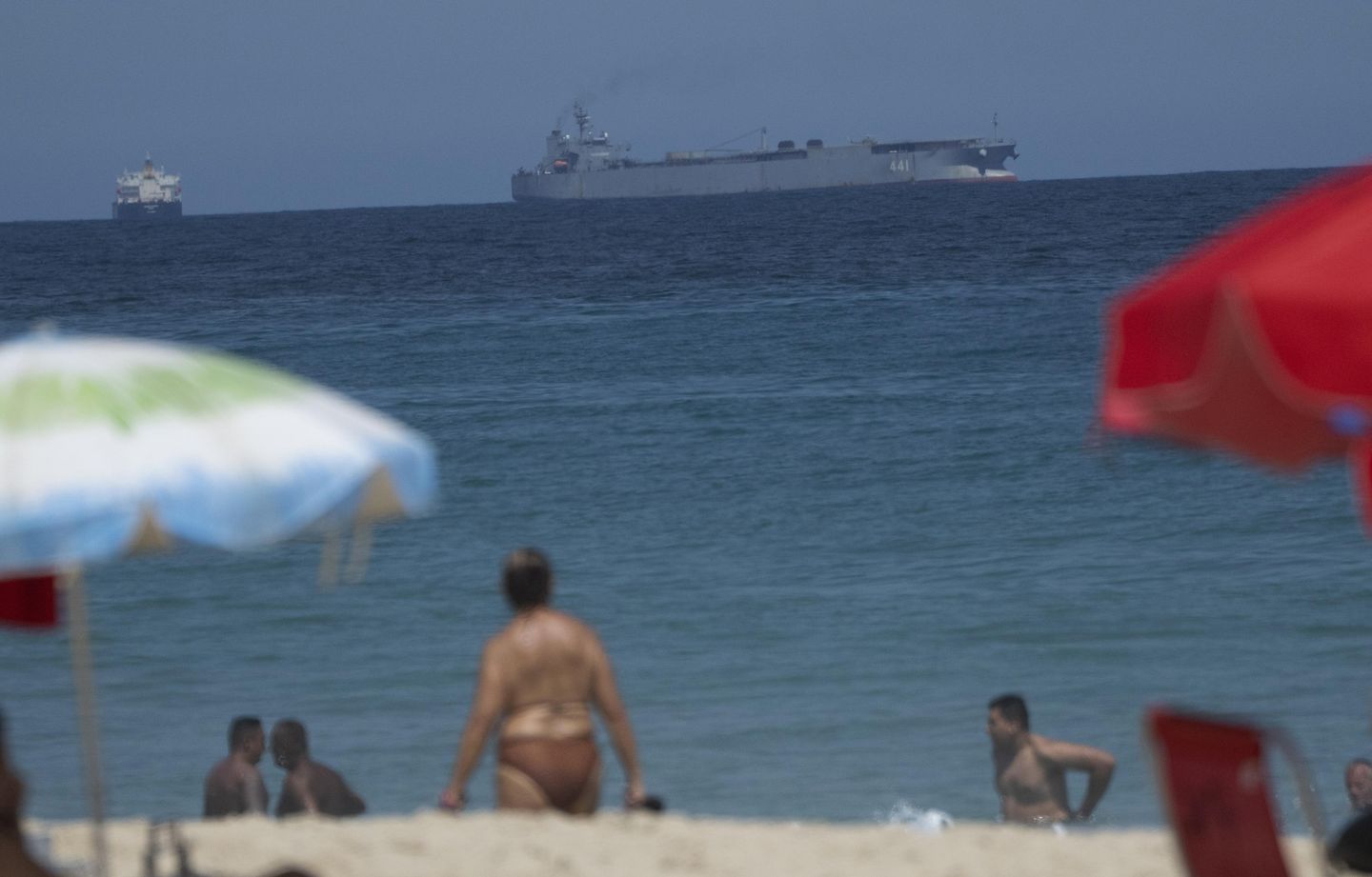 Rio de Janeiro'daki İran savaş gemileri yurtdışında alarm veriyor