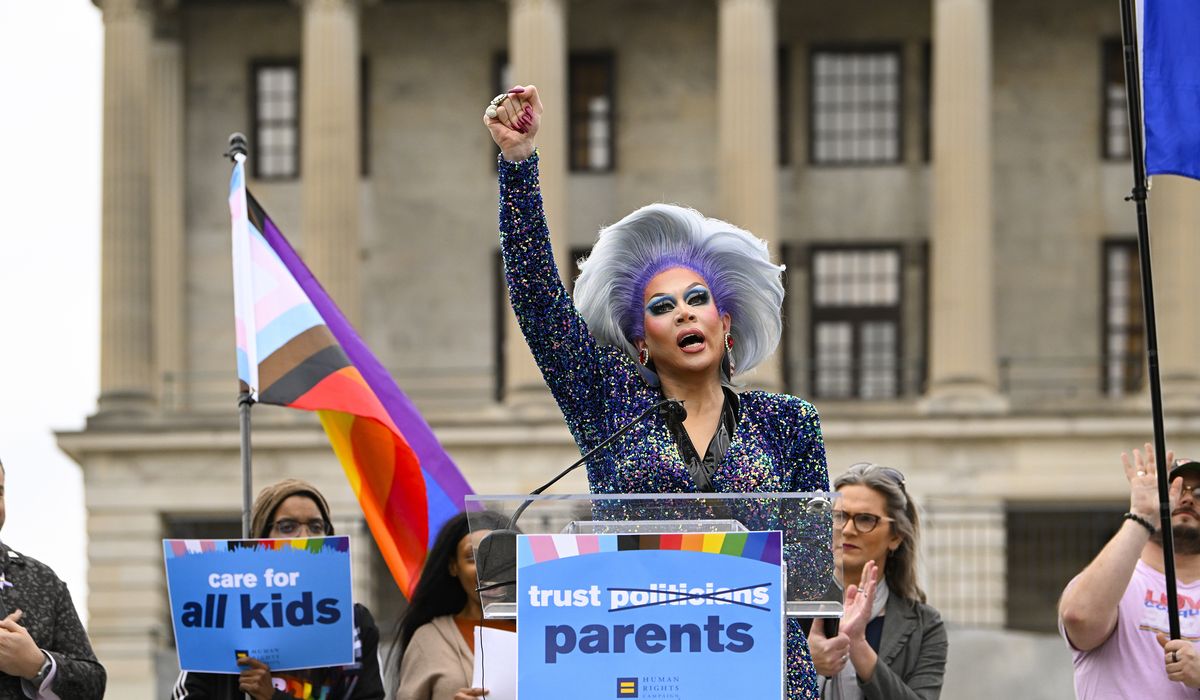 NextImg:Theater group sues to block Tennessee’s new anti-drag law