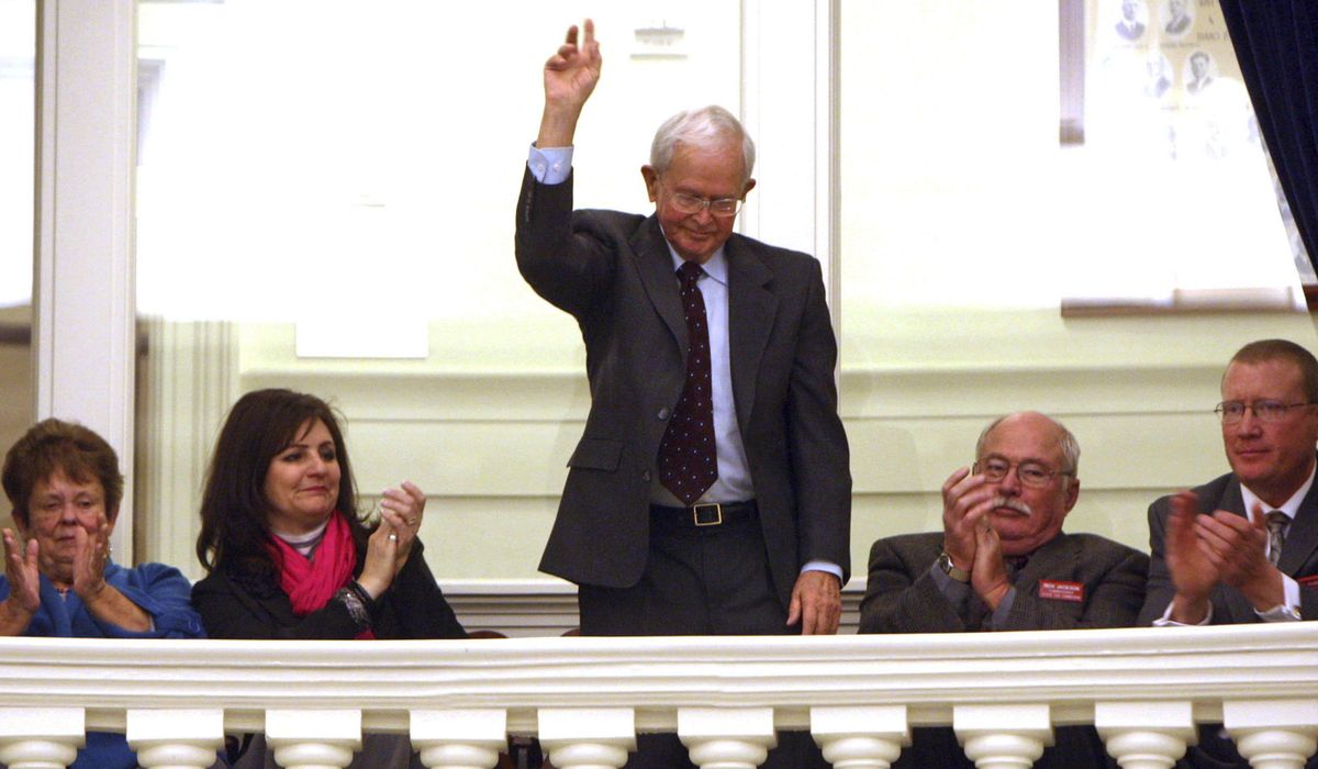 NextImg:Phil Batt, onion farmer who rose to Idaho governor, dies