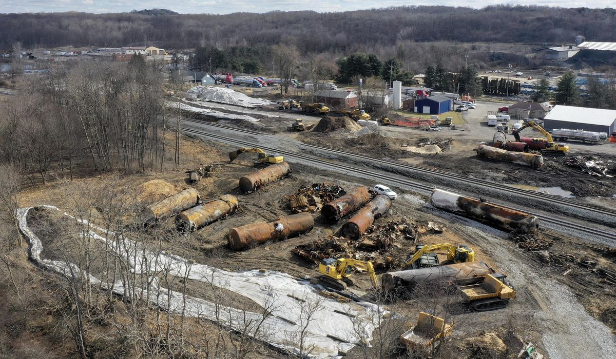 NextImg:Norfolk Southern to pay millions for derailment: governor