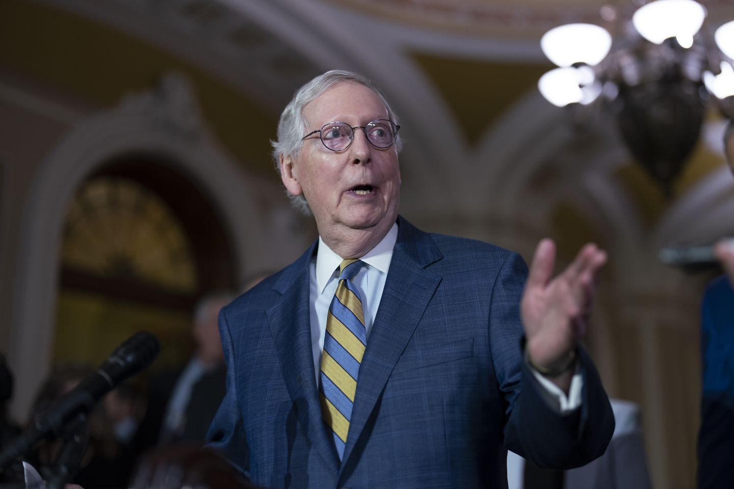 Mitch McConnell hospitalized after fall Spokesman says