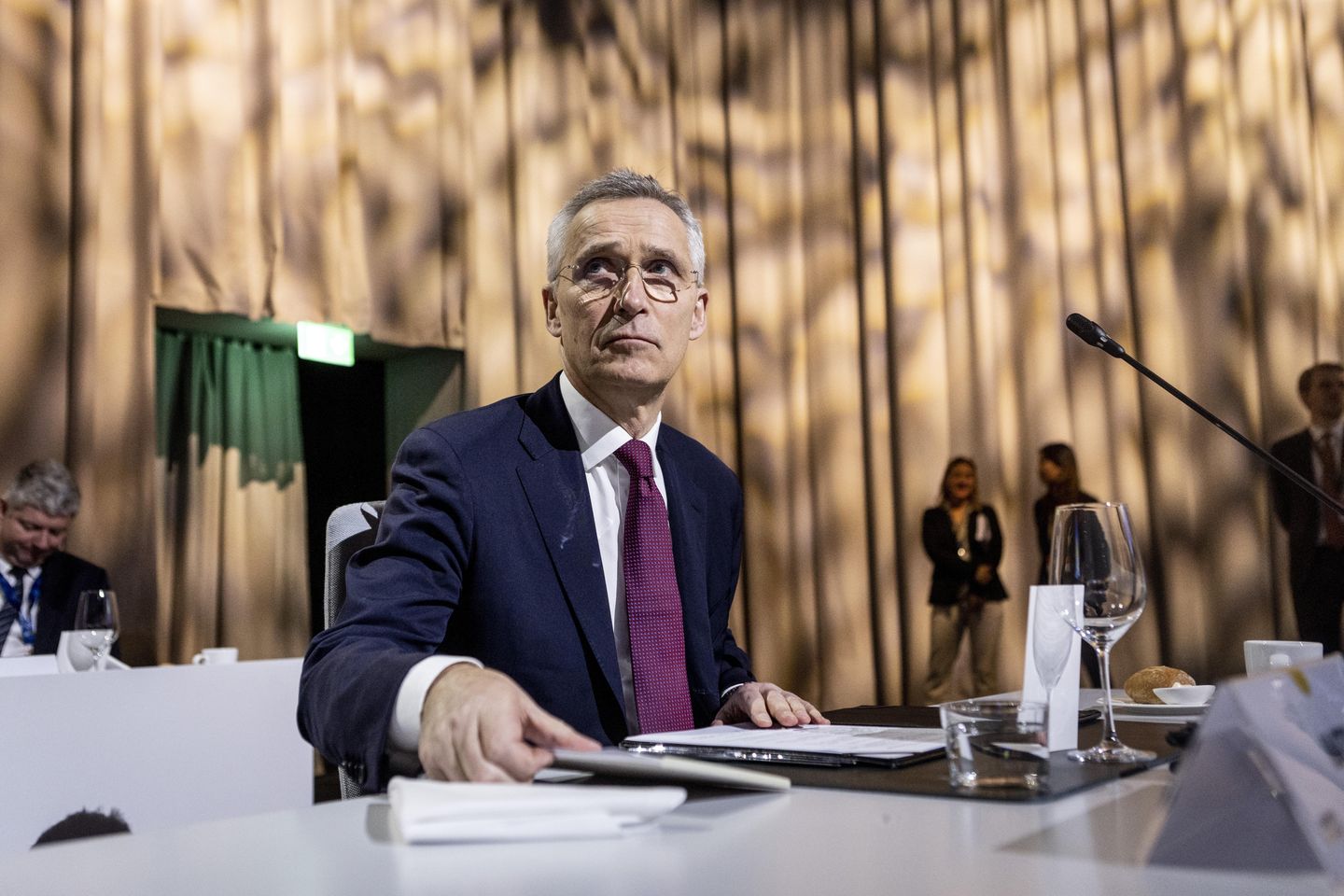 NATO başkanı Finlandiya ve İsveç'i getirmek için yeni hamlede