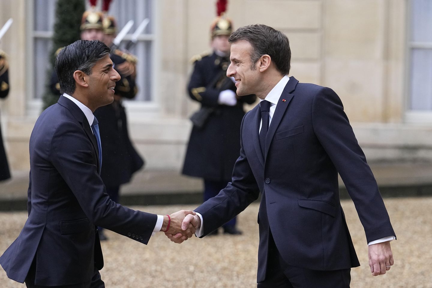Fransız ve İngiliz liderler ilişkileri düzeltmek için bir araya geldi