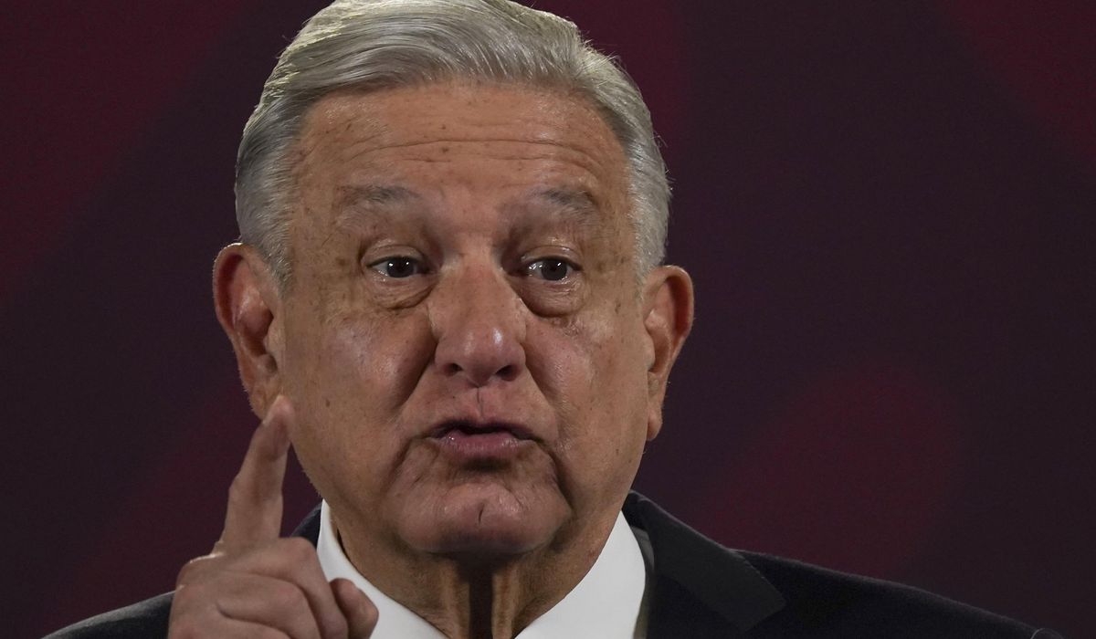 NextImg:Mexican president says his country safer than United States