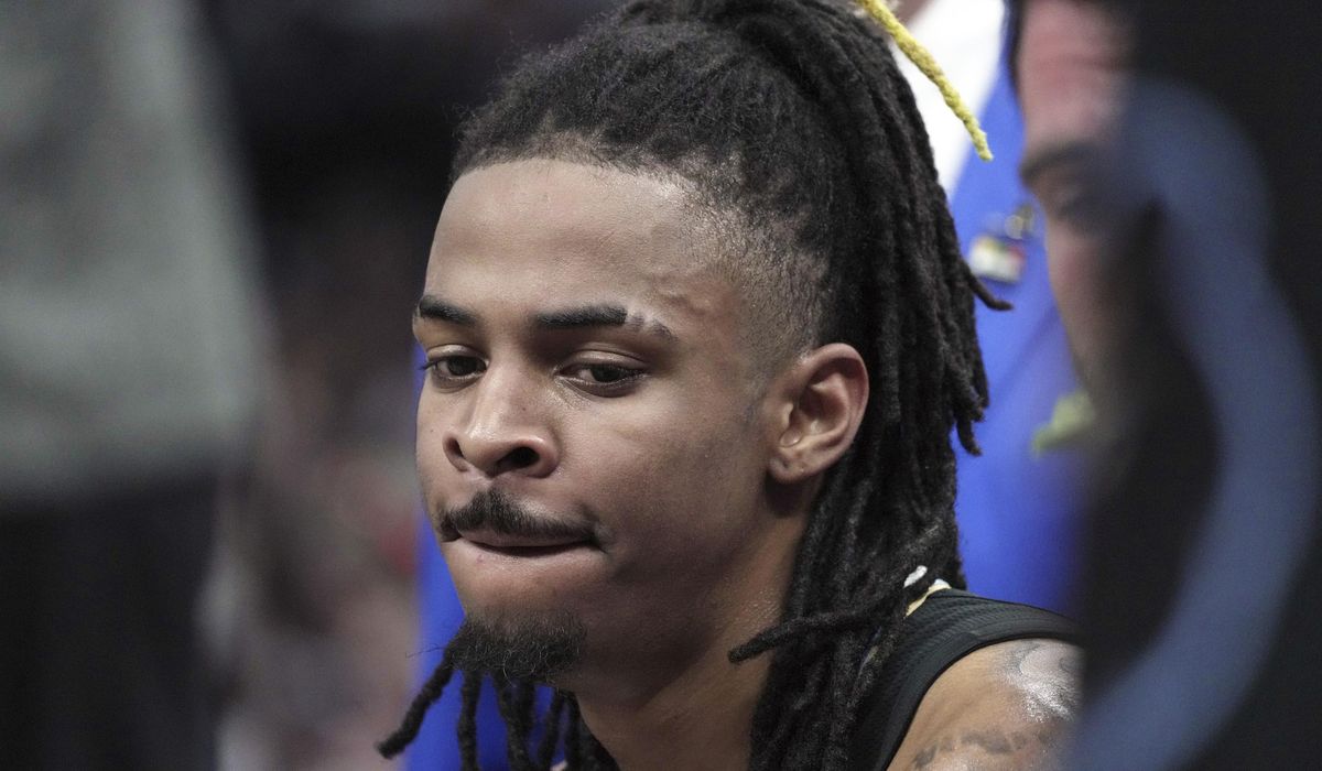 NextImg:NBA suspends Ja Morant 8 games for having gun in video