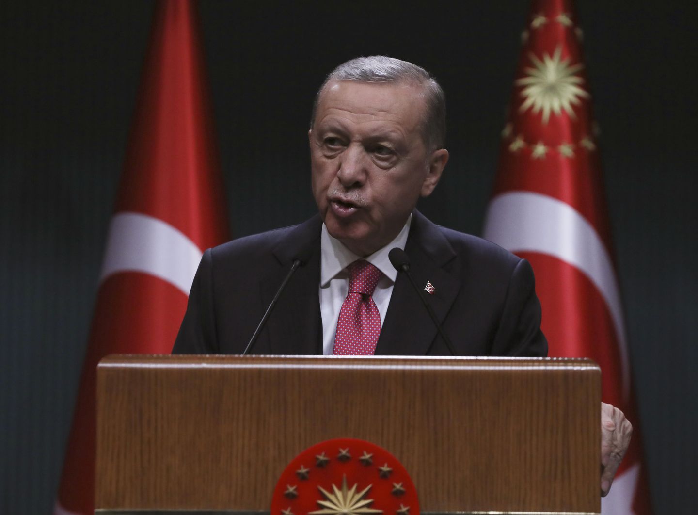 Türkiye Cumhurbaşkanı Recep Tayyip Erdoğan, Türkiye'nin Finlandiya'nın NATO üyeliğini onaylayabileceğini ima etti