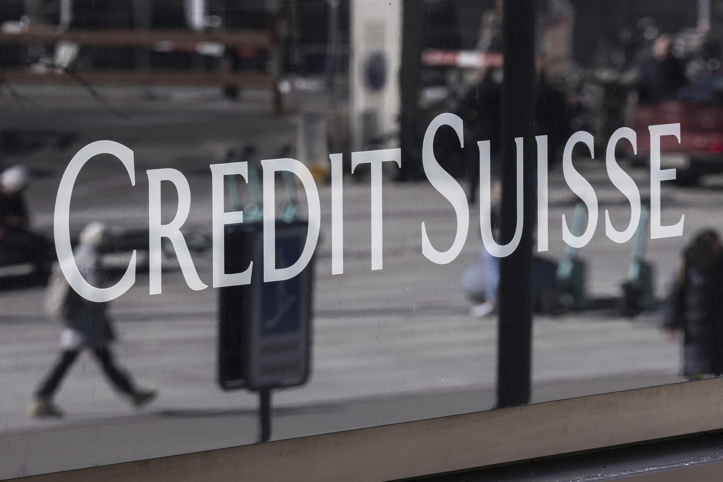 Uçurumun kenarında, Credit Suisse sistemik bir risk olarak görülmüyor