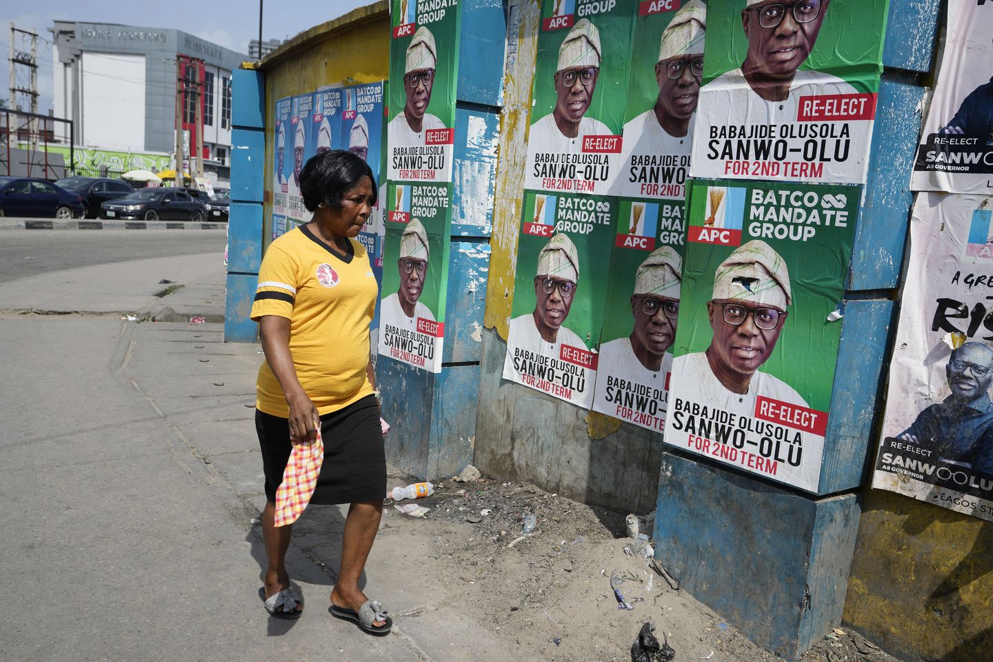 Nijerya yeni valileri seçerken şiddet haberleri
