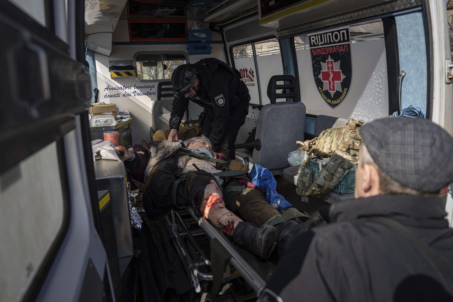Ukrayna cephesinde polis, aileleri tahliye etmeye çalışıyor