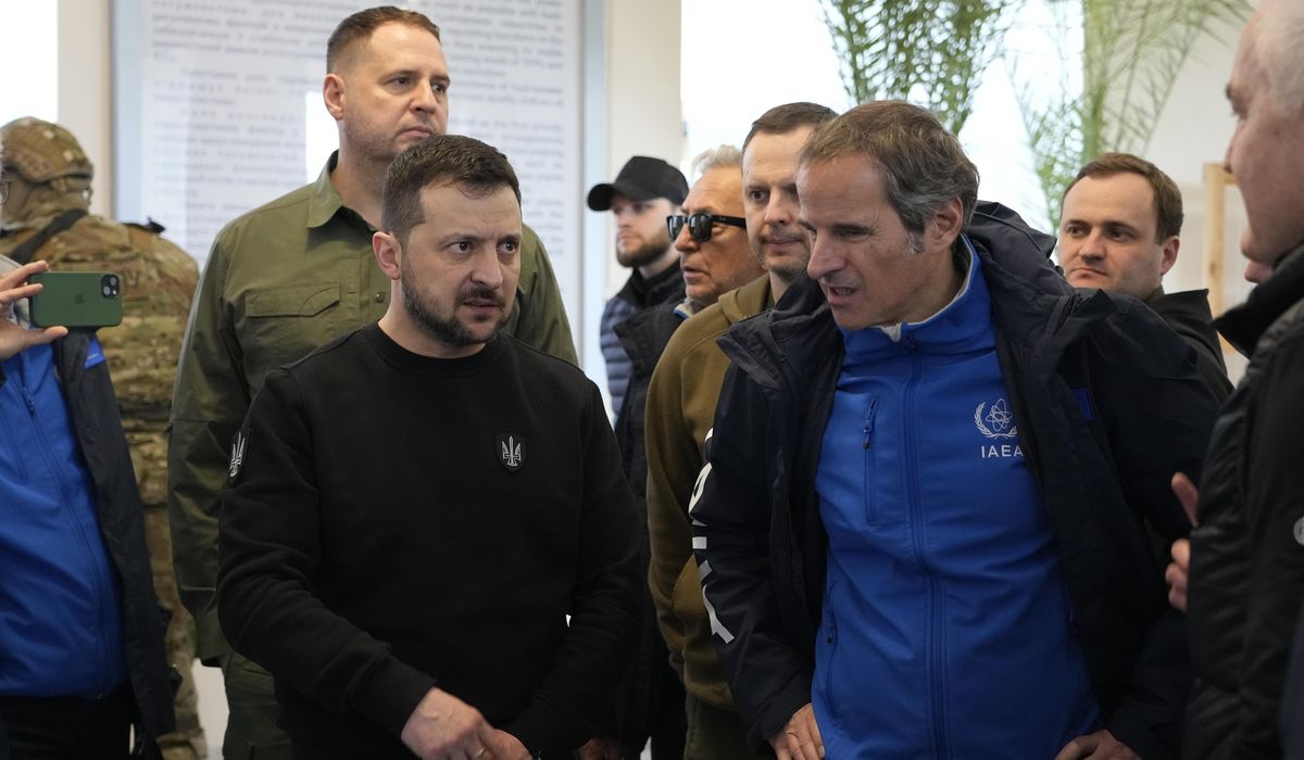 NextImg:Zelenskyy meets with U.N. atomic agency chief in Ukraine