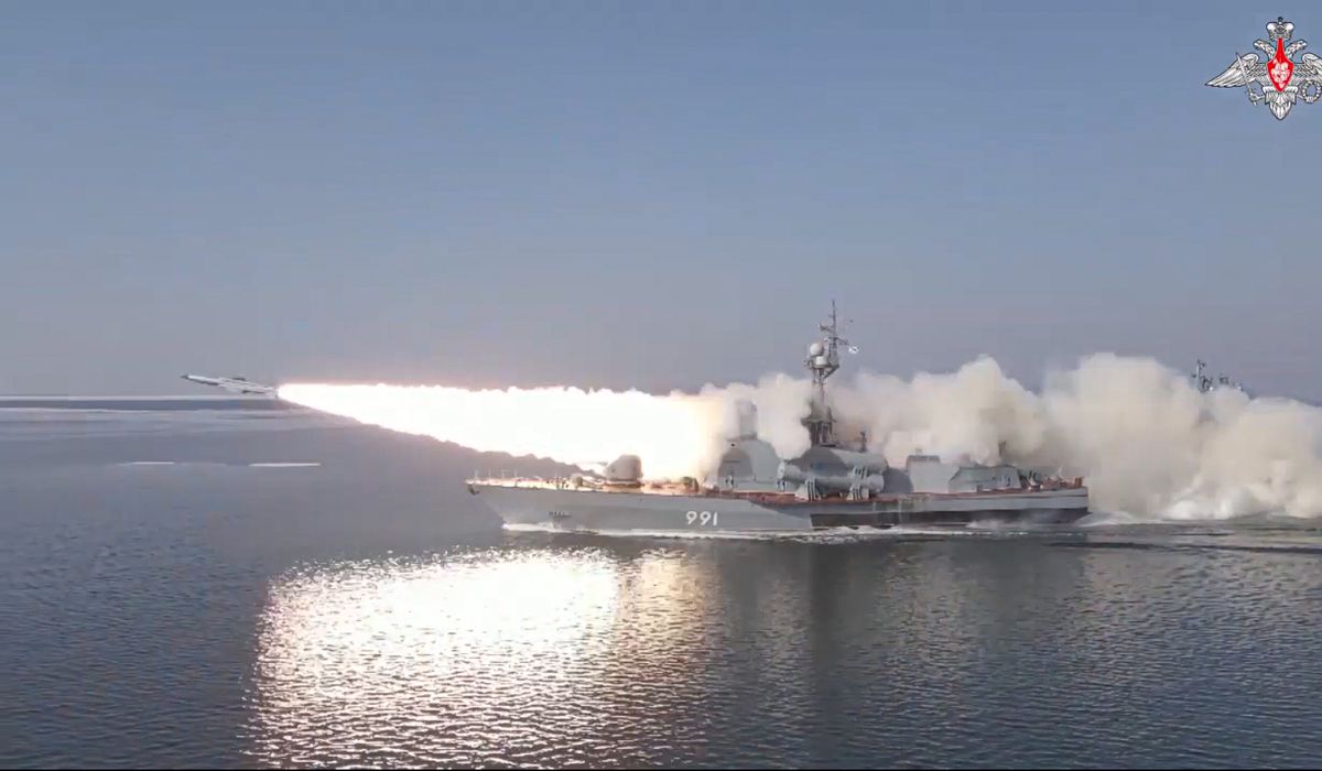NextImg:Russia fires missiles in Sea of Japan as U.S., South Korean forces drill