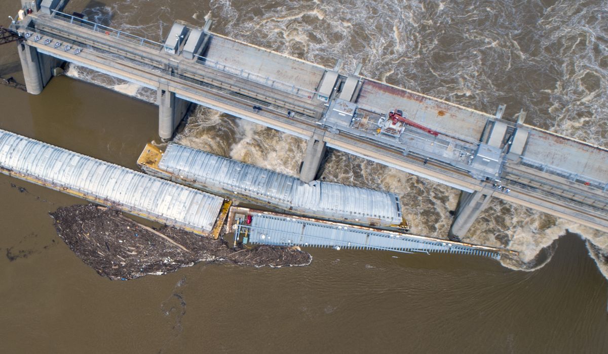 NextImg:Collision at canal entrance detaches barges, closing locks and dam on Ohio River