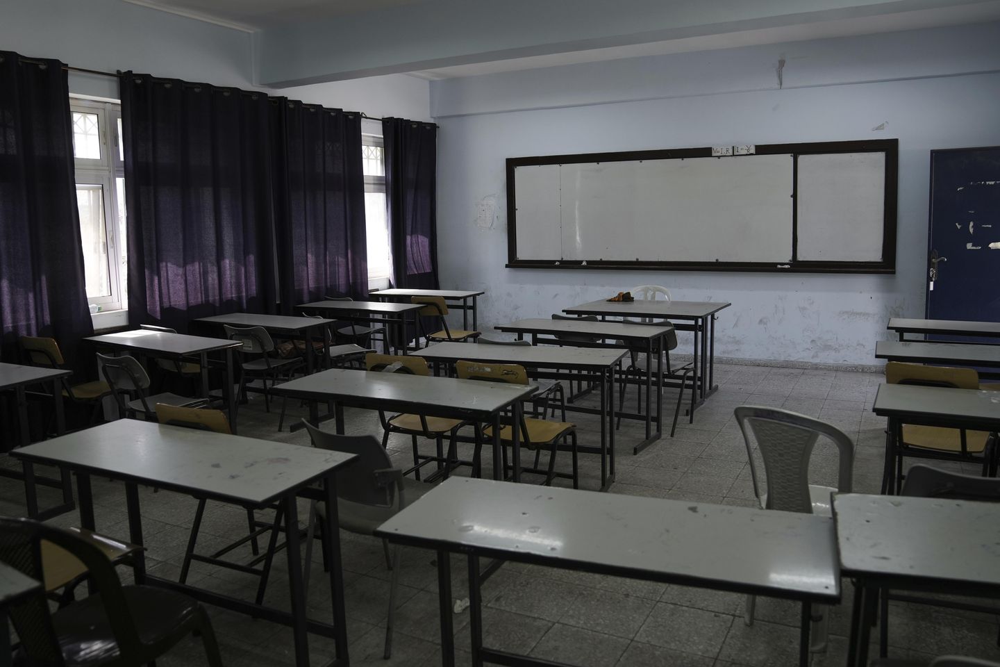 Filistinli öğretmenlerin grevi, derin krizi yansıtarak büyüyor