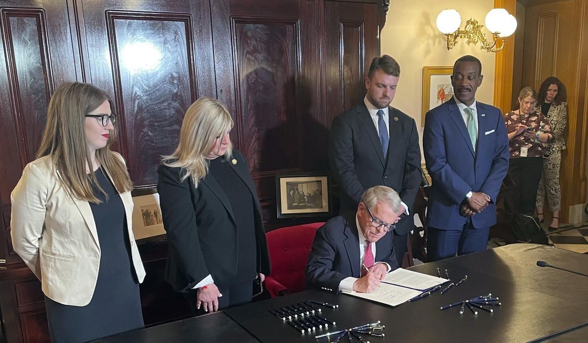 NextImg:Ohio governor signs rail safety measures into law