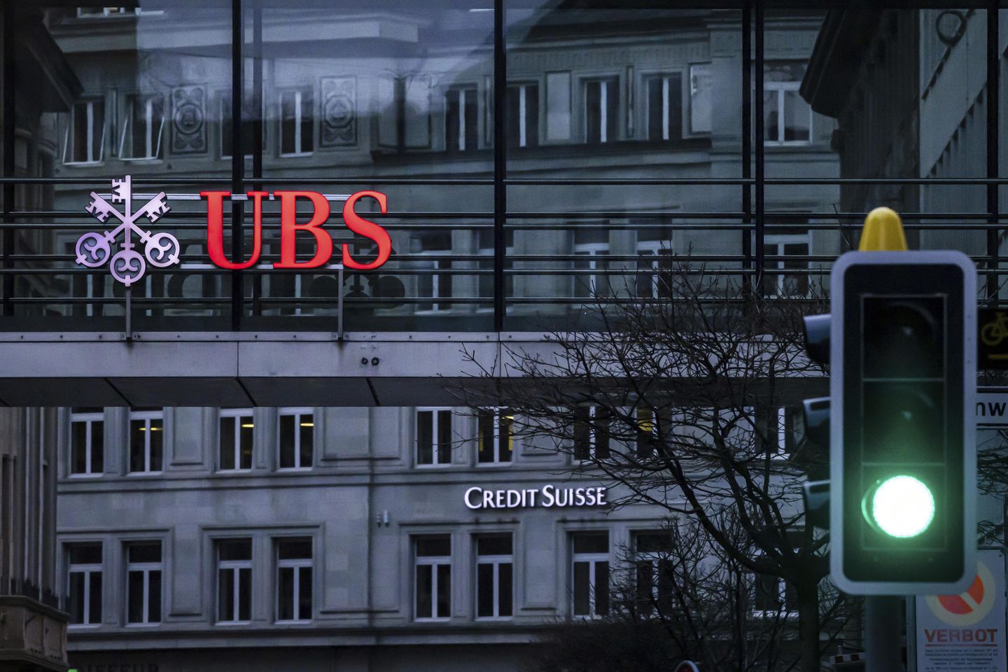 Credit Suisse'in UBS tarafından devralınması, İsviçre bankacılığının ve kimliğinin kalbini vuruyor