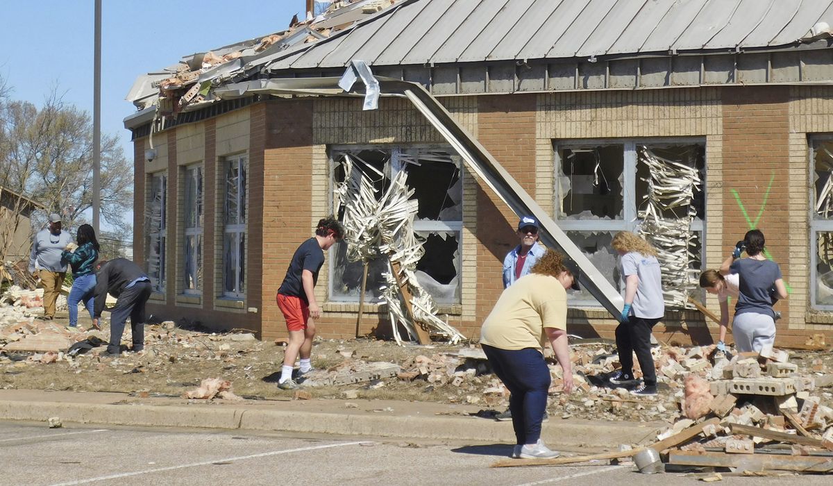NextImg:Risk of severe storms persists from Texas to Great Lakes