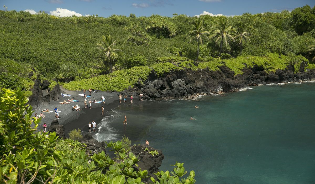 NextImg:Paying for paradise? Hawaii mulls fees for ecotourism crush