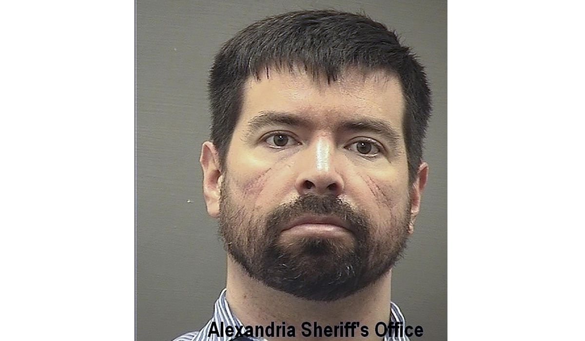 NextImg:Navy veteran who stormed Capitol gets 3 years on gun charges