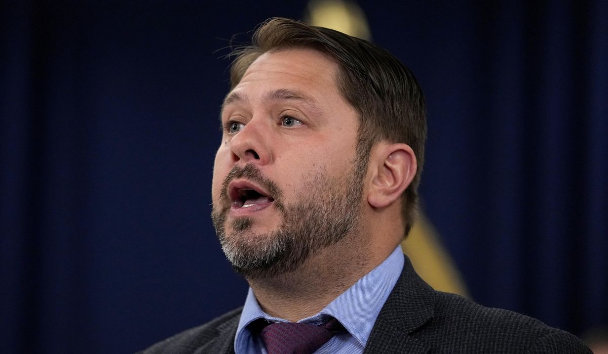 NextImg:Reps. Gallego and McCaul ask for more funds for first responders in border communities