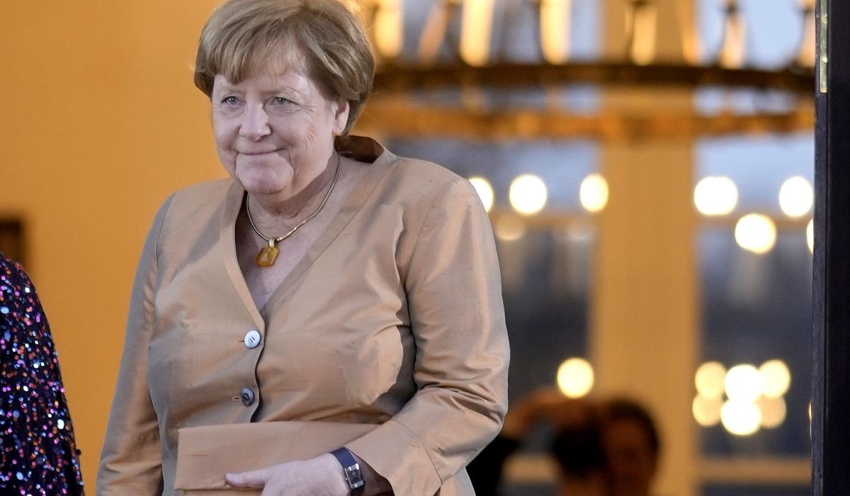 NextImg:Ex-leader Merkel to be decorated with highest German honor