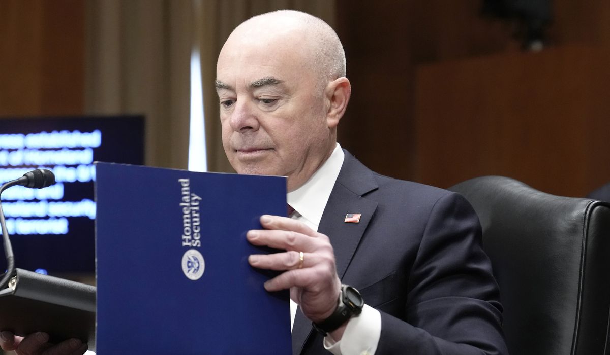 NextImg:DHS Secretary Mayorkas undercuts his top border agent on border security