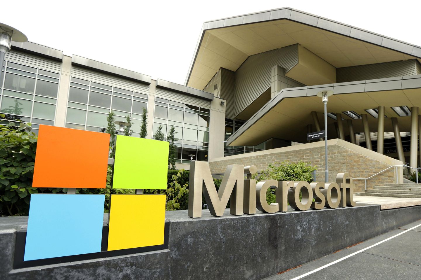Sen. Ron Wyden wants feds to investigate Microsoft for cyber failings enabling Chinese hack